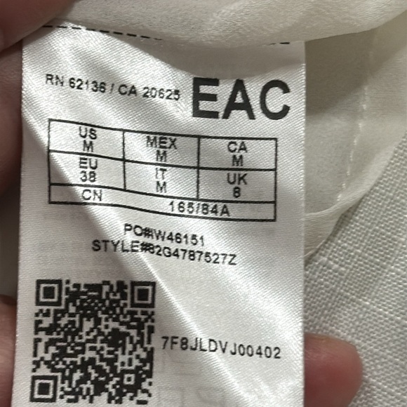 (A5) GUESS BY MARCIANO FLORAL FLOWY BLOUSE
WITH OPEN SHOULDERS
SIZE M, satin - Picture 11 of 16